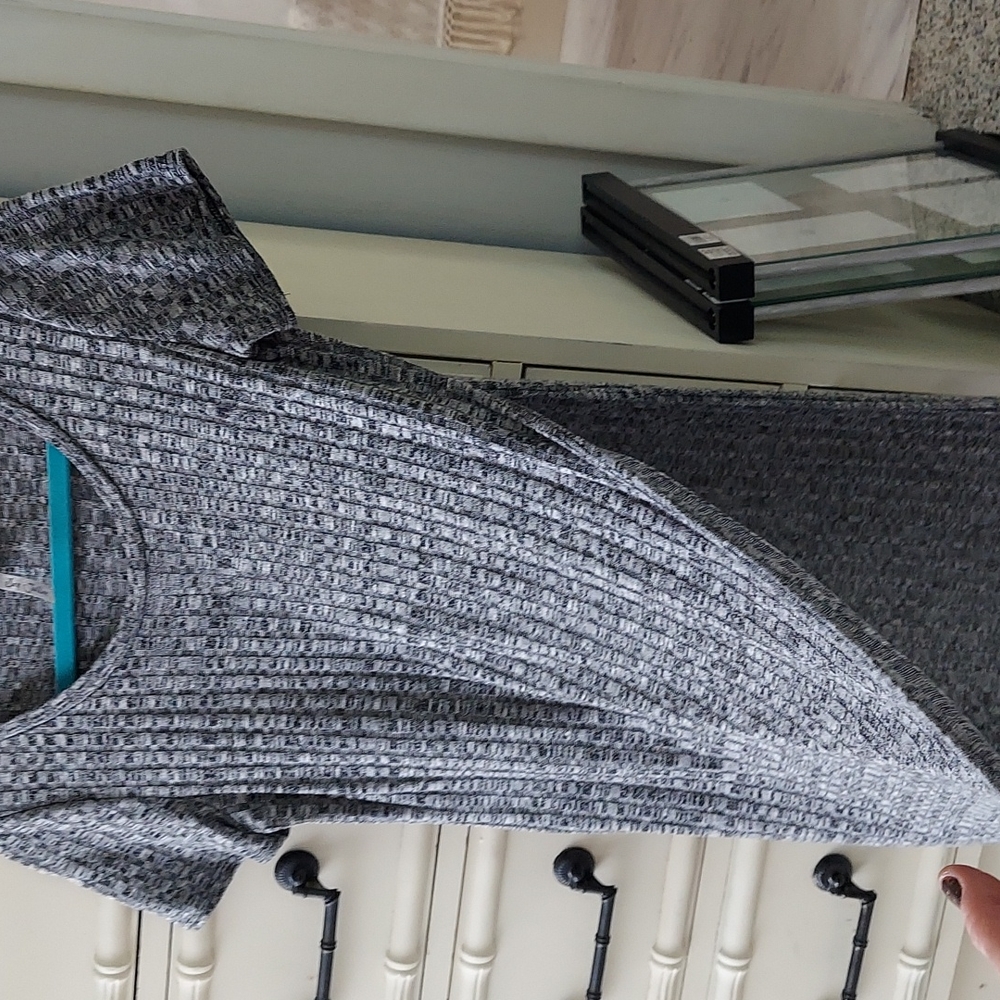 San Julian Grey Knit Cap Sleeved Side slit Cut Sz M